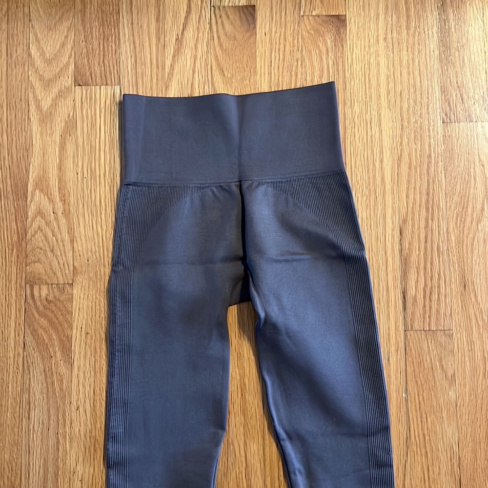 Like new set active seamless leggings - Picture 2 of 5